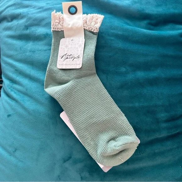 NWT Free People Beloved Waffle Knit Ankle Socks light green moss 1 Pair - Picture 2 of 12